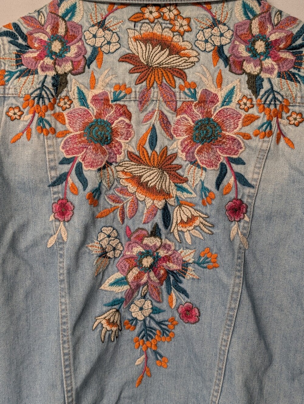 Johnny Was Light Blue Denim Jacket with Multicolor Floral Embroidery Size Small - Picture 8 of 12